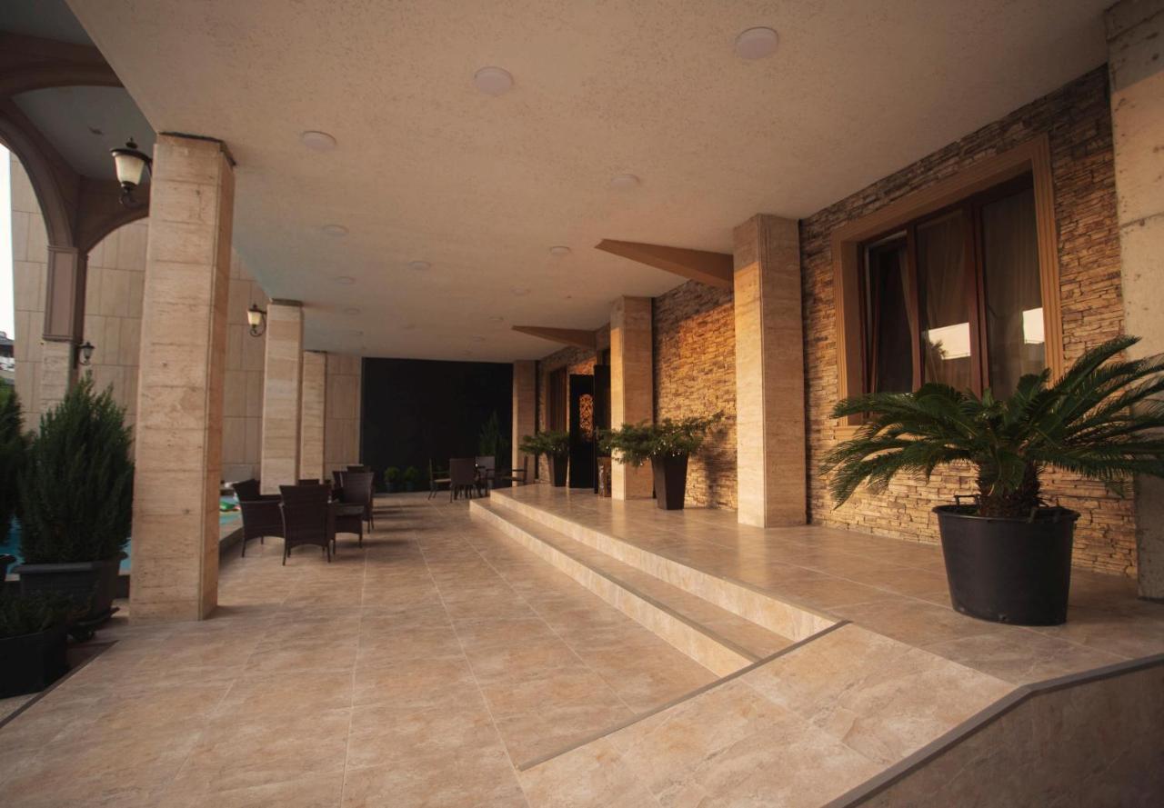 Hotel Irise Kobuleti Bagian luar foto