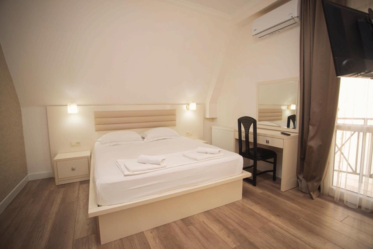Hotel Irise Kobuleti Bagian luar foto